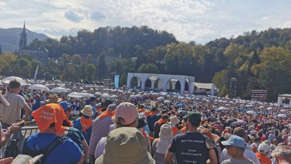Messe à Lourdes présidée par le pape Léon XIV.