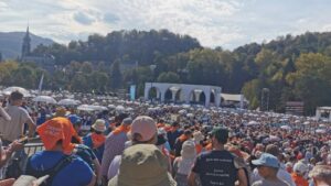 Messe à Lourdes présidée par le pape Léon XIV.